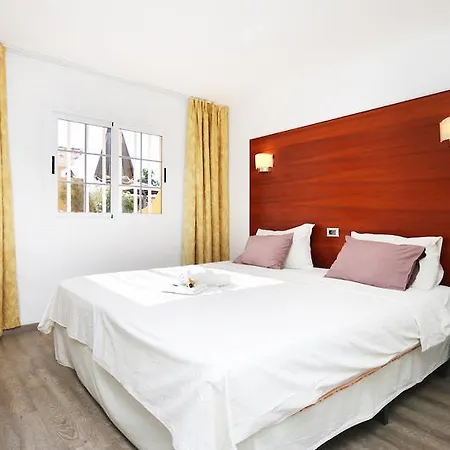Resort Club Torso Gay Men Only 4*