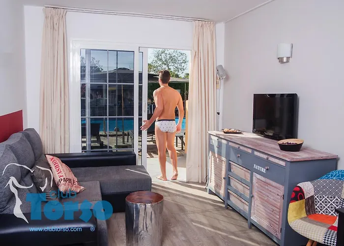 Club Torso Gay Men Only 4*