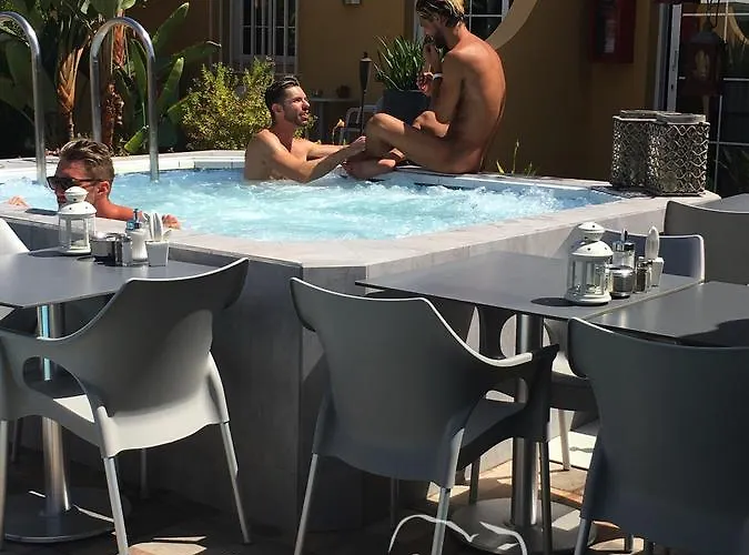 Ośrodek wypoczynkowy Club Torso Gay Men Only